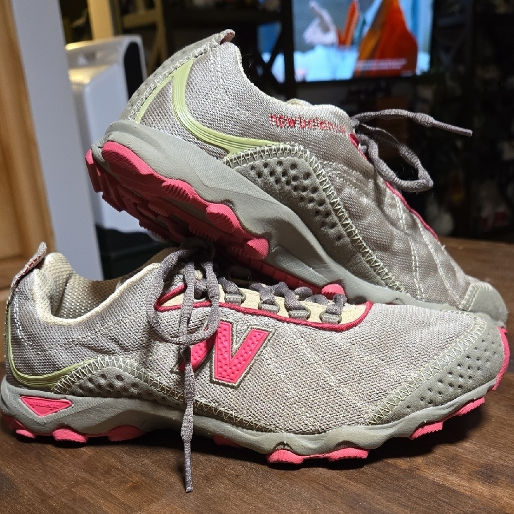 New Balance 790 Trail Running Shoes Heather Green And Pink Ladies 8.5
